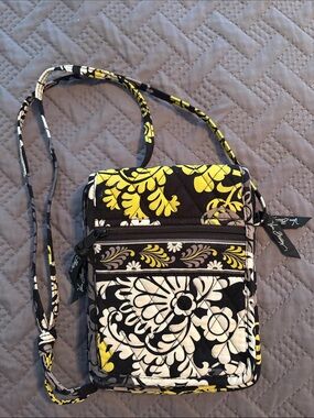 Vera Bradley Small Quilted Crossbody Hipster Purse Bag - Gently used